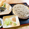 「そば重」の『盛りそば天麩羅付き』（枚方市津田駅前）【ひらつーグルメ】