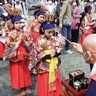 華やかに稚児行列　「花まつり」参加者募集中