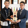 第100回謙信公祭に合わせ記念酒「山鳥毛」発売　上杉謙信役の松平健さんに「ぜひ馬上杯で」　
