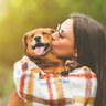 犬が『抱っこ』されているときの心理５つ　喜んでいるとは限らない？愛犬に合わせたスキンシップを心がけよう