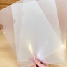「クリアファイル」で袋の持ち手を隠す…？「実用的！」「もっと早く知りたかった」「見た目もいい！」
