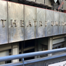 シネ・リーブル梅田、「テアトル梅田」に名称変更　劇場名サインも移設