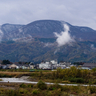 上越市の南葉山がうっすら雪化粧　今季一番の寒さに