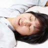 【歯科医師監修】「女性のいびき」の原因とは？“2つの簡単セルフケア”も紹介