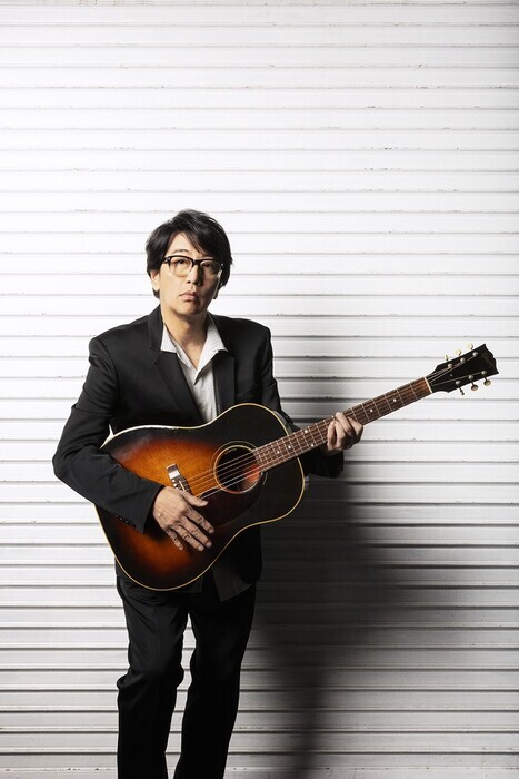 還暦ロックシンガーの現役感 ② 岡村靖幸はSUPER EIGHTとも共演