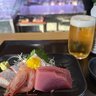 【京都立ち飲み】老舗魚屋の一角で食べて吞める幸せを！焼魚弁当も話題「近幸」