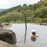 上越市牧区の秘湯「鷹羽鉱泉」が復活　“一山”を貸し切り露天風呂やサウナを満喫