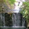 街中でほっと一息　白糸の滝