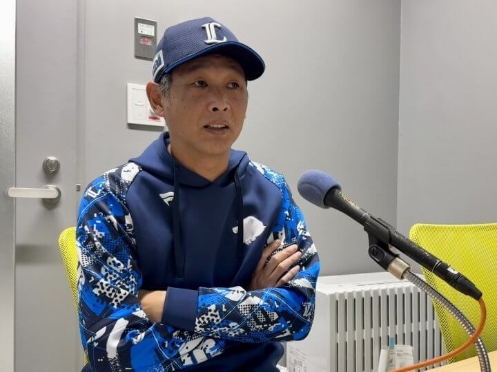大幅値下げ！！西口文也監督サイン入り　フリース　西武ライオンズ　LIONS 大幅値下げ！！西口文也監督サイン入り フリース 西武ライオンズ