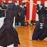 強い警察へ心新た　川崎臨港署で武道始式