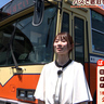 【ばすてい】泊まれるバス!?待合所はダイニング、カウンターはキッチンに大変身！運転手気分も味わえる／西伊豆町