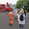 火災予防など楽しくＰＲ　はしご車や救急車展示