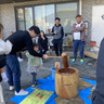 磯子区の宮本土木（株）　年末恒例の餅つき