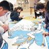 間門小６年１組　民家に看板アート　「人のつながり」で実現へ