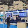 NEC、LTE×衛星通信のハイブリッド通信機の試作機やスプーファーを展示[Japan