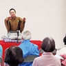 自治会館で落語会　一左師匠が会場沸かす