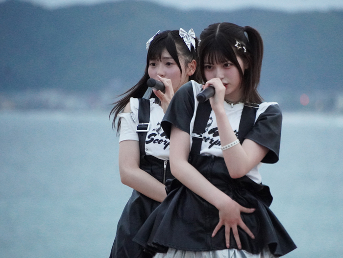 WHITE SCORPION、新曲「Beach opening」をひっさげ御宿でリアル