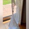 犬がカーテンをビリビリにしたので叱った結果…思わず頬が緩む『あざとすぎる行動』が44万再生「許さざるを得ないｗ」「知らんぷり可愛い」