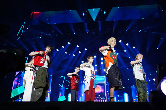 DXTEEN「KCON JAPAN 2024」にてデビュー1周年を迎えた初パフォーマンス 