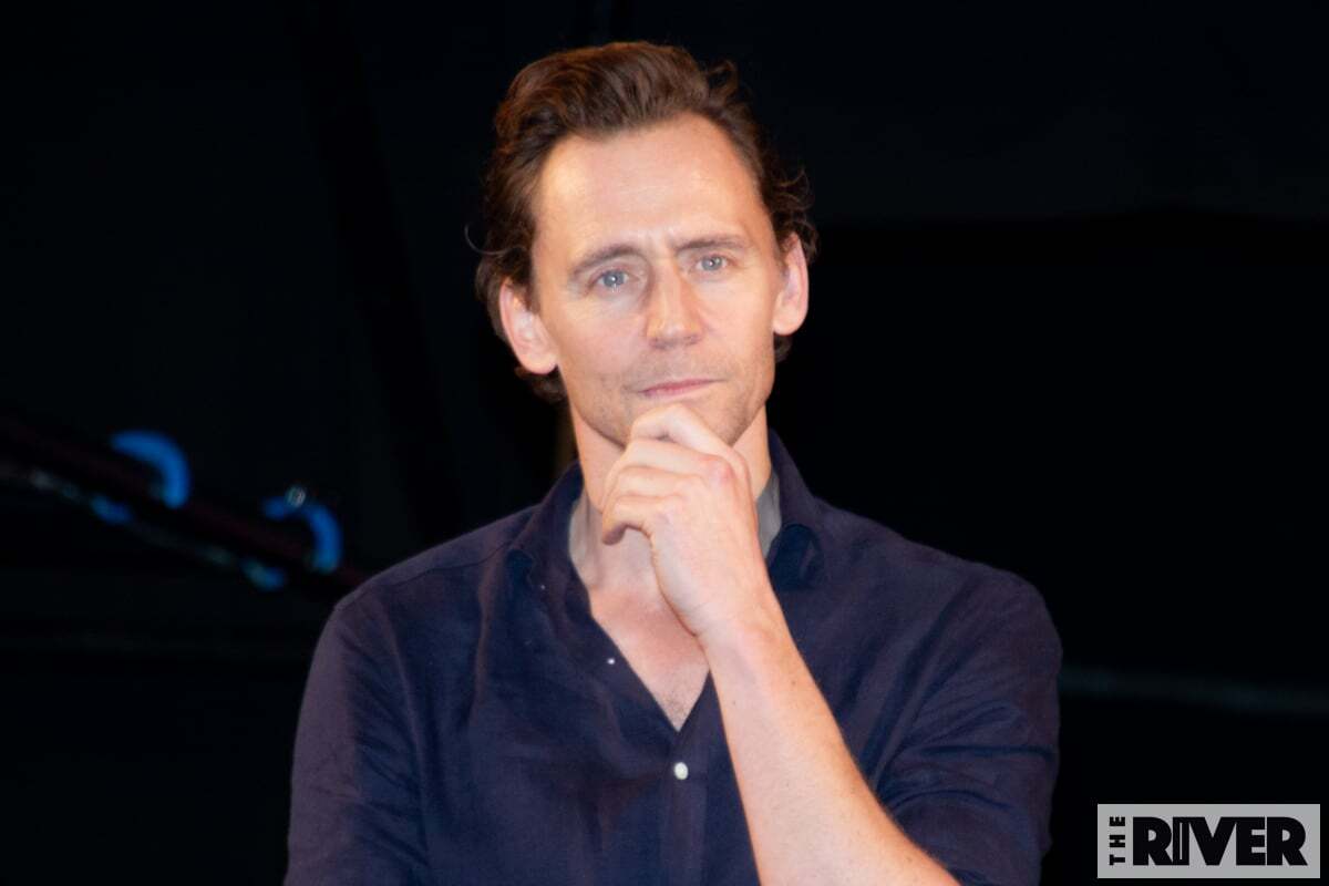 アベンジャーズ ロキコスベイビー トム・ヒドルストンサイン入り Yahoo!オークション - トム・ヒドルストン 映画 アベンジャーズ