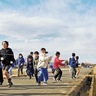 新磯小５・６年生　｢走れ走れ｣全員で大凧揚げ　