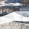 再整備工事中の『JR灘駅前広場』にアートな雰囲気の「日除け屋根」が出現してる