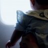 「『貸しなさい！』飛行機でグズる私の赤ちゃんを取り上げた隣の中年男性。そのまま到着するまでずっと...」（60代女性）