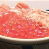 イクラかがやく「三種丼」13席の食堂で52年…もてなす“浜のお母さん”の思い