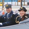 フリーアナ・皆藤愛子さん　一日多摩警察署長で巡回　年末の交通事故防止訴え