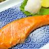 ダマされたと思って「サケ」を漬けてみて！「塩焼きには戻れない」「過去イチご飯に合う」一瞬で料亭の味になるサケの格上げレシピ