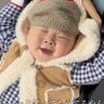 全力拒否！絶対ベビーカーに乗りたくない赤ちゃんが「クセ強で可愛い」と超話題【赤ちゃんのバズり動画】