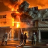 上越市本町6の元旅館で火災　計4棟が全焼